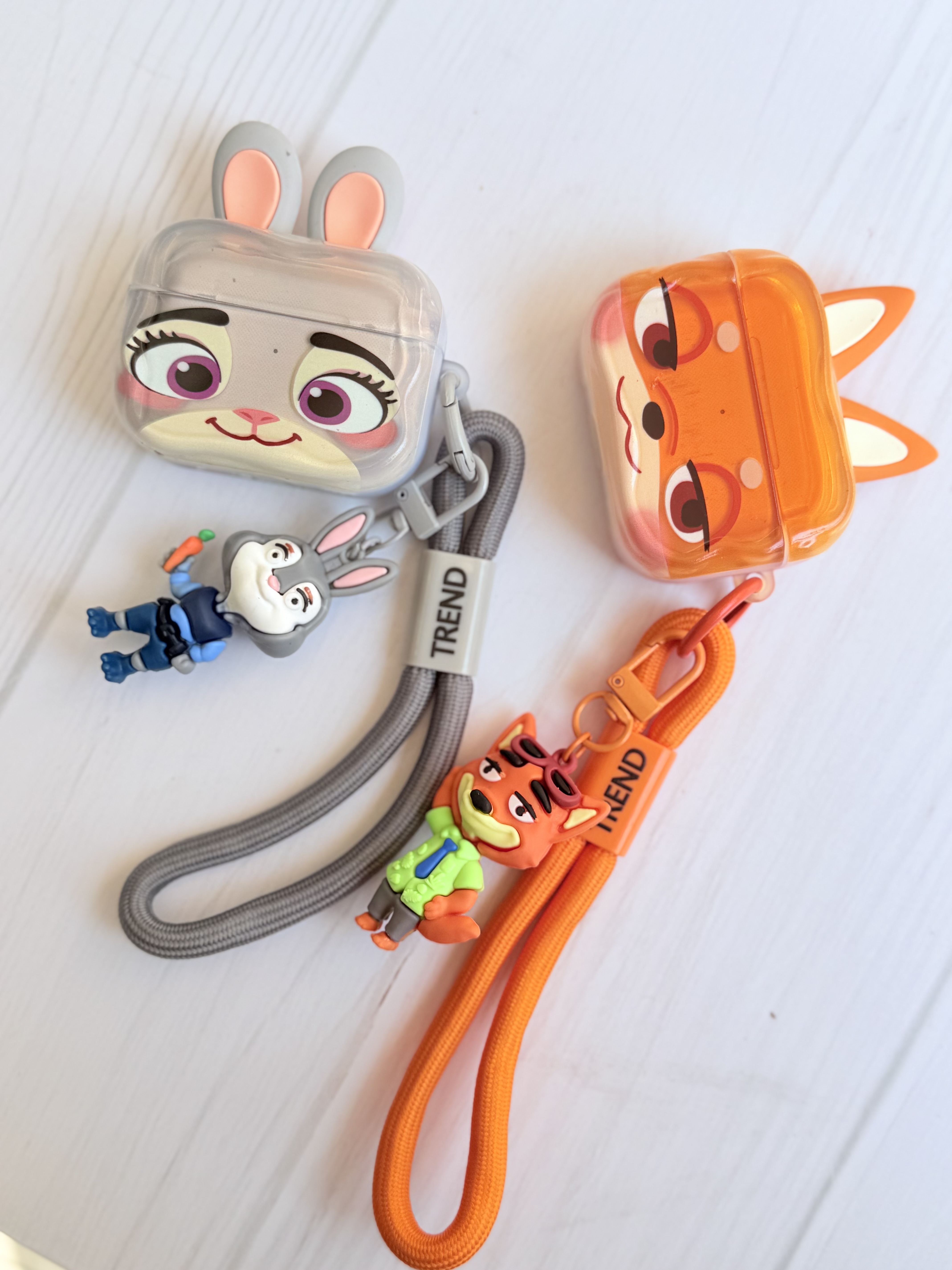 کاور ایرپاد Zootopia با آویز (0139)